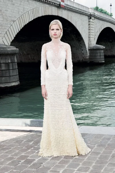 Look 11